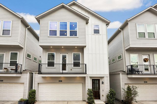 418 W 28th St C — Colina Homes/West 28th Street
