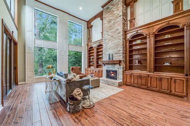 9566 Briar Forest — Woodlake Forest II