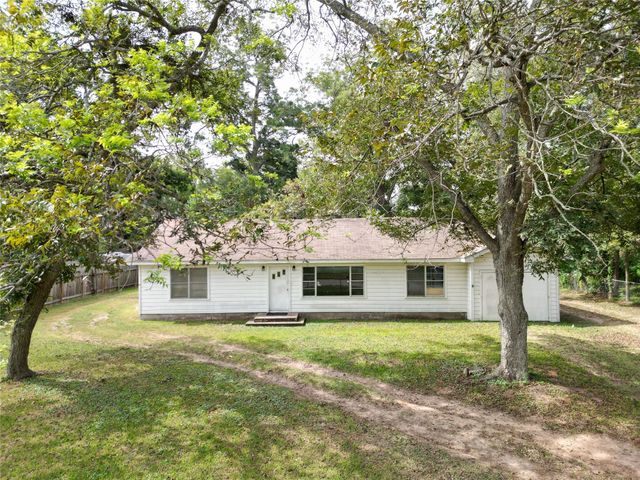 602 Riveredge Dr — Edgewood Add Sec 8