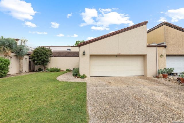 362 ENGLEWOOD DR — Riverhill