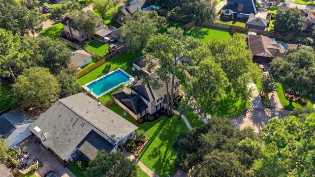 8119 Pine Green Ln — Pinehurst Atascocita Sec 01
