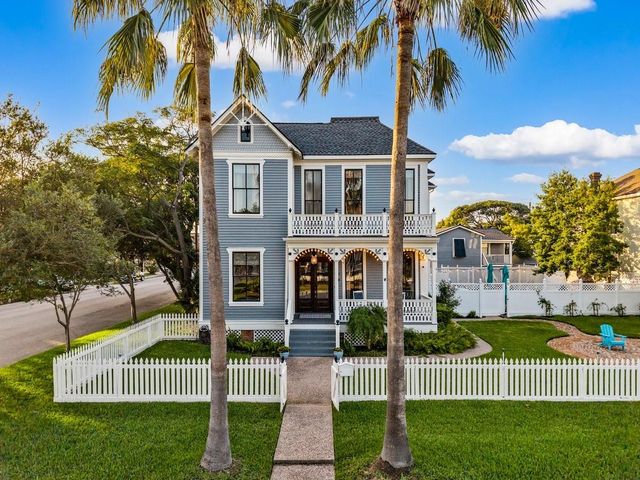 1728 Avenue M — Galveston Townsite
