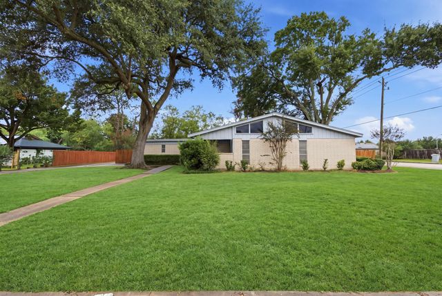 3135 Main Ave — Armory Place