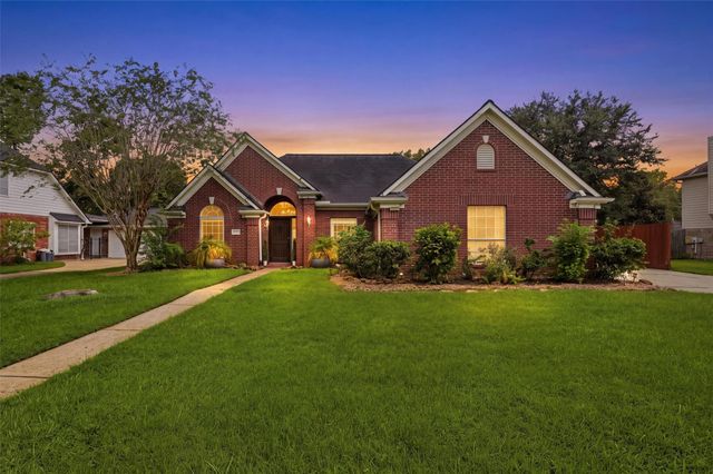 20007 Powerscourt Dr — Pinehurst/Atascocita Sec 8