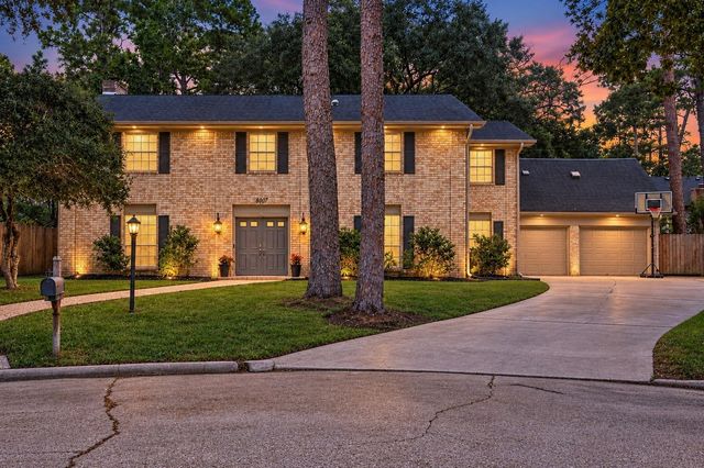 8007 Vickridge Ln — Memorial Northwest