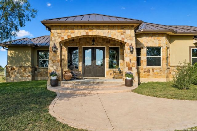 230 Casarez Rd — CANDELARA RANCH