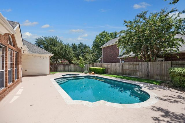 1007 Longdraw Dr — Country Lakes at Grayson Lakes
