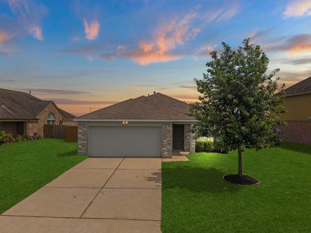 2110 Red Cedar Trl — Fairpark Village