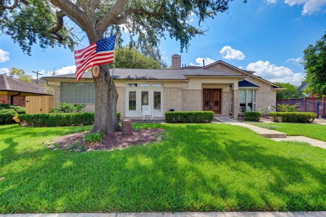 4967 Dumfries Dr — Meyerland