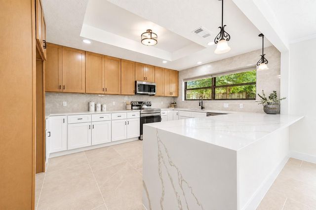 109 Dorado Dr — Sunmeadow
