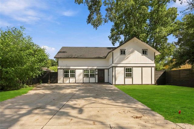 5214 Heatherbloom Dr — Post Oak Village