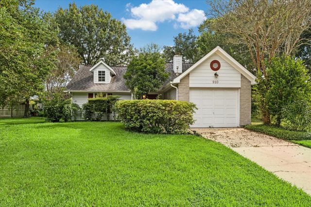 910 Country Place Blvd — Countryplace