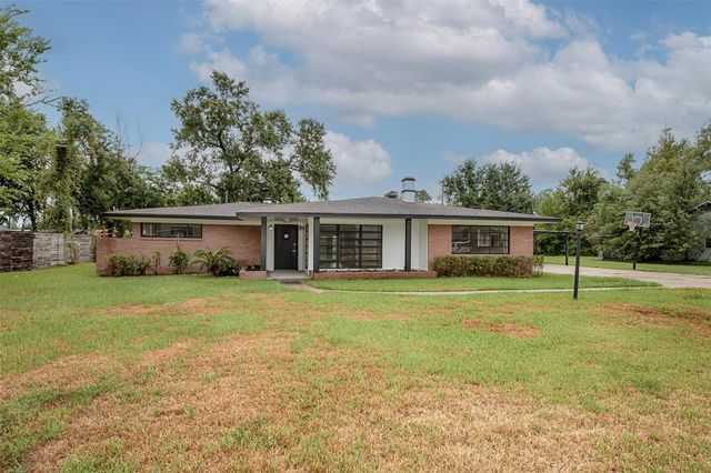 124 Lazy Ln — Lakewood