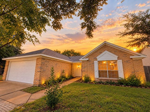 6711 Prairie Village Dr — Highland Creek Village Sec 01