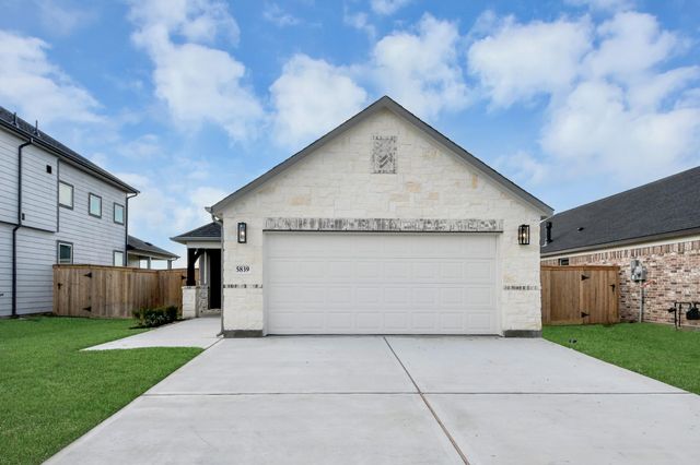 5819 Madison Trail Drive — Brentwood Farms