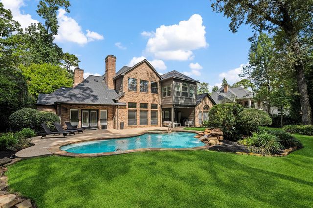 43 Firefall Ct — Wdlnds Village Grogans ML