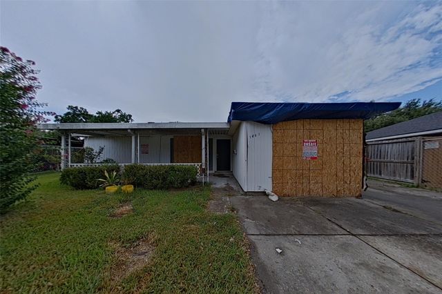 1401 N Nell St — Brad-Arr