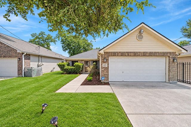 8421 Lawler St — Sunnyside Place