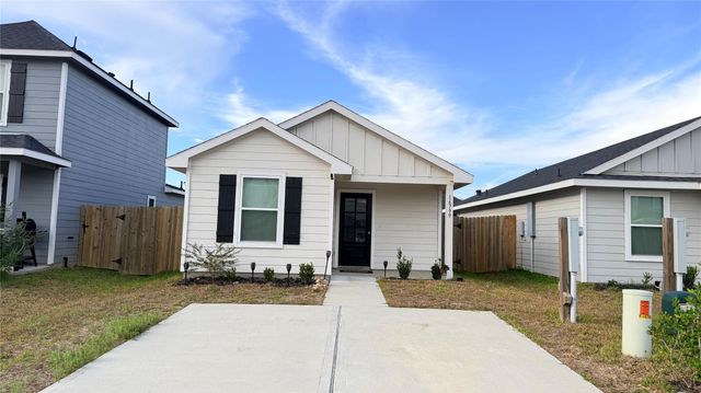 16799 N Marie Village Dr — Marie Village