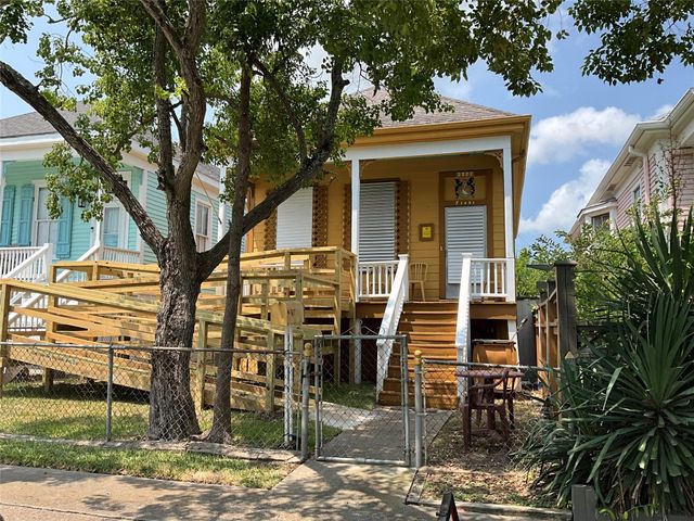 3722 Ursuline St — Galveston Outlots