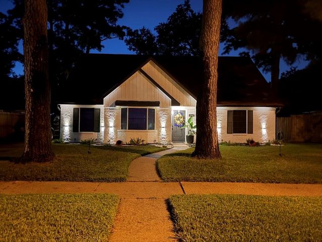 4702 Elmbrook Dr — Cypressdale Sec 01