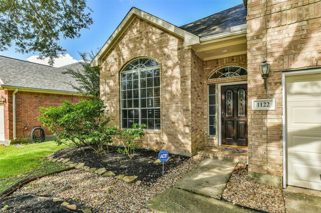 1122 Sussex Trl — Southdown Sub