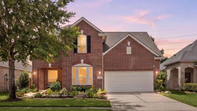 4526 Countrypines Dr — Country Lake Estates