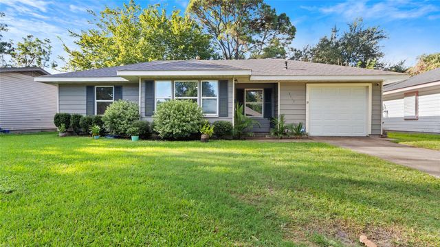 3117 Babin Dr — Clairmont