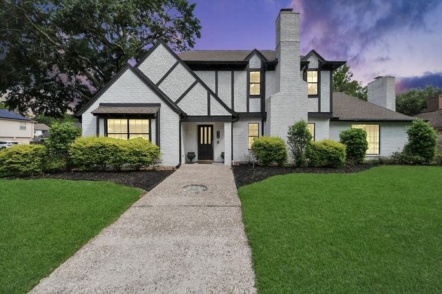 9114 Taidswood Dr — Champion Forest