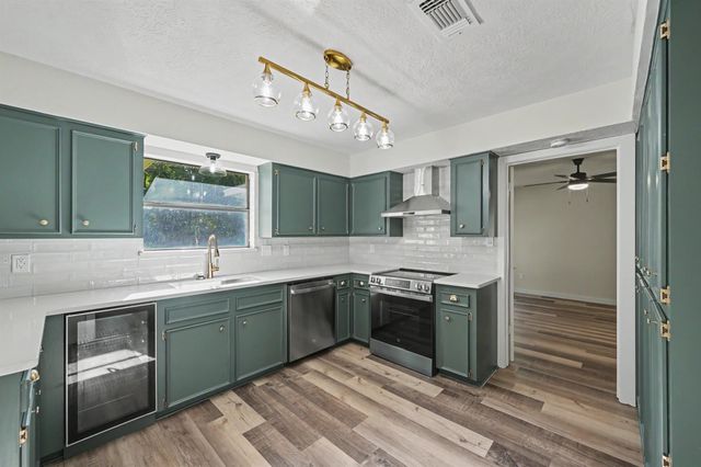17005 White Birch Ln — Dogwood Forest