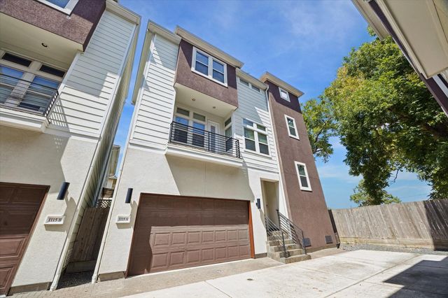 1115 W 18th St A — Villas/18th
