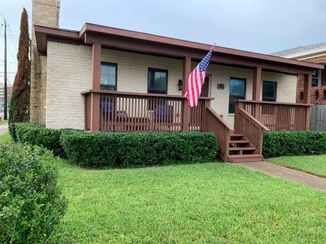 728 Sealy St — Galveston Townsite