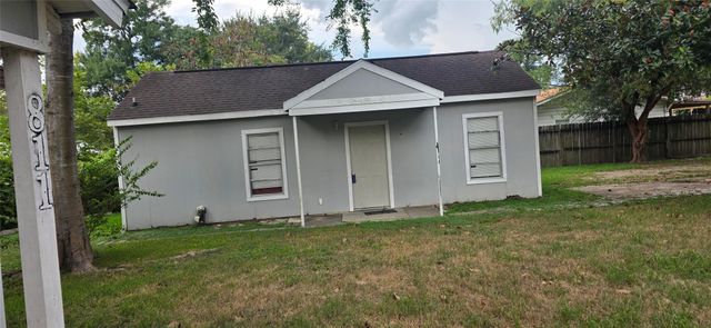813 N Avenue D — Benders