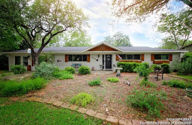 113 ADOBE DR — CASTLE HILLS