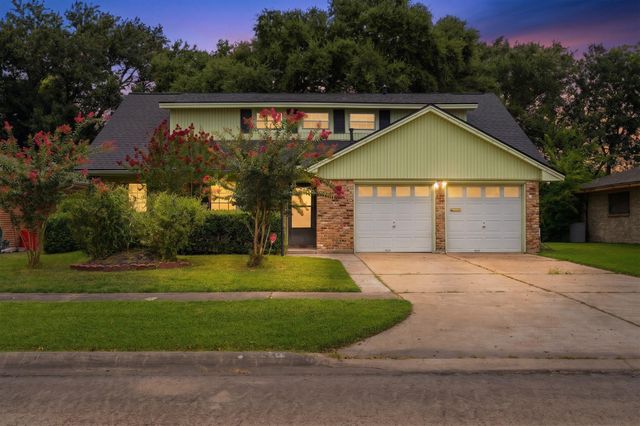 2216 Peach Ln — Sam Rayburn Heights R/P