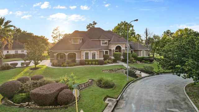18803 Nautica Cir — Walden On Lake Houston