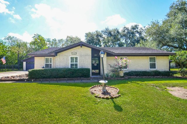 3207 Hamm Rd — W D C Hall