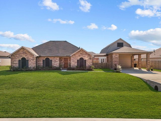 2111 Gilbert Rd — Pedregal