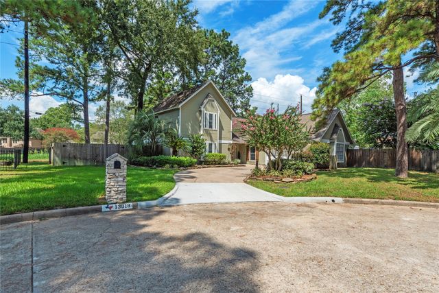 13018 Lemur Ln — Quail Forest