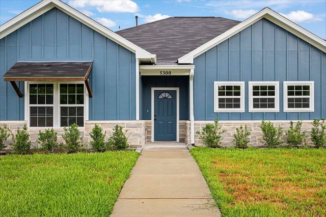 5300 Hemlock Dr — Craigmont Place Sec 03