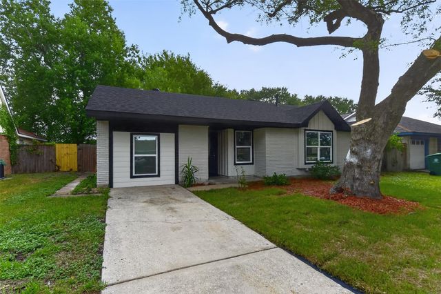 3318 Ripplebrook Dr — Townwood Sec 01