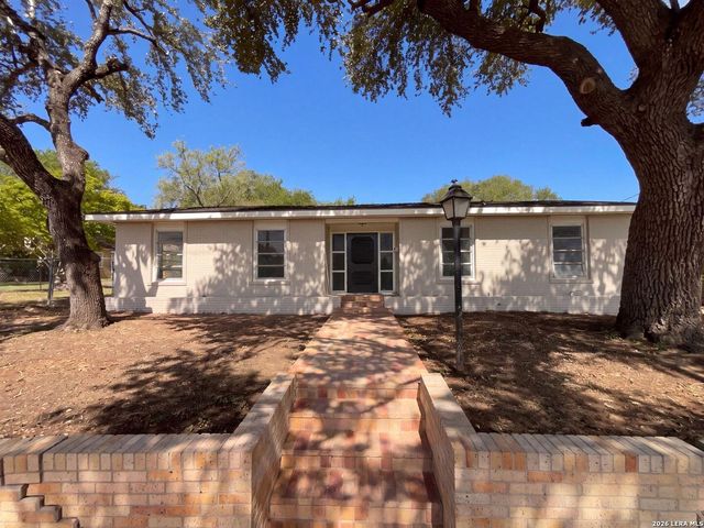 1205 G ST — FLORESVILLE SECTIONS