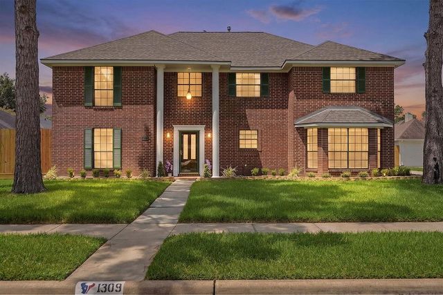 1309 Rachel Ct — Briarwood Estates