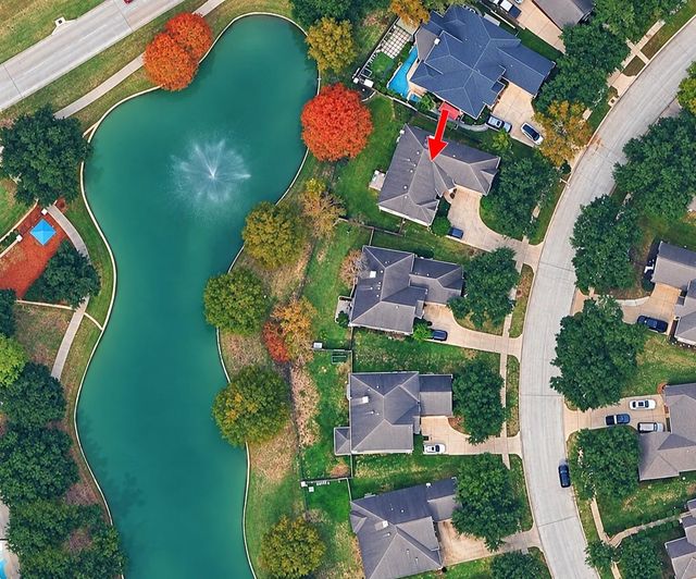 2113 Coldwater Bridge Ln — Brittany Lakes