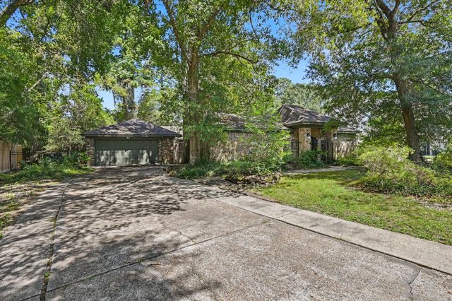 2710 N Logrun Cir — Wdlnds Village Grogans Ml 02