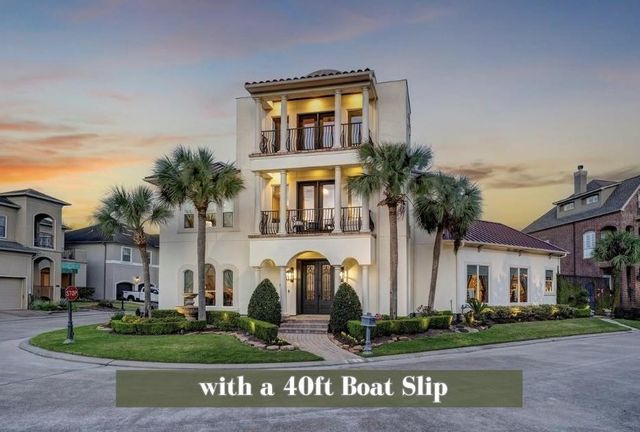 1410 Oceanside Ln — Marina Village