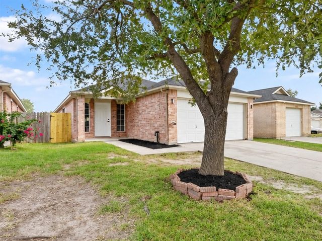 18710 Reynolds Park Dr — Brenwood Village