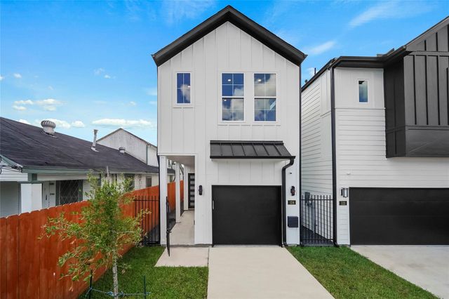 124 E 32nd St — INDEPENDENCE HEIGHTS