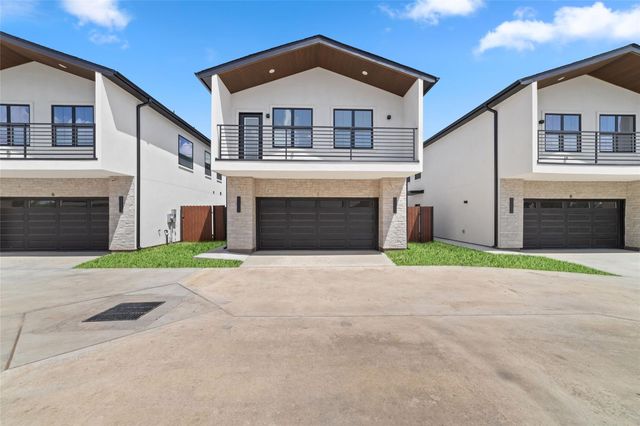 1811 N Spring Dr #7 — North Spring Meadows