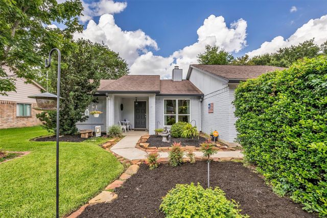 17314 Chapel Pine St — Memorial Chase Sec 4